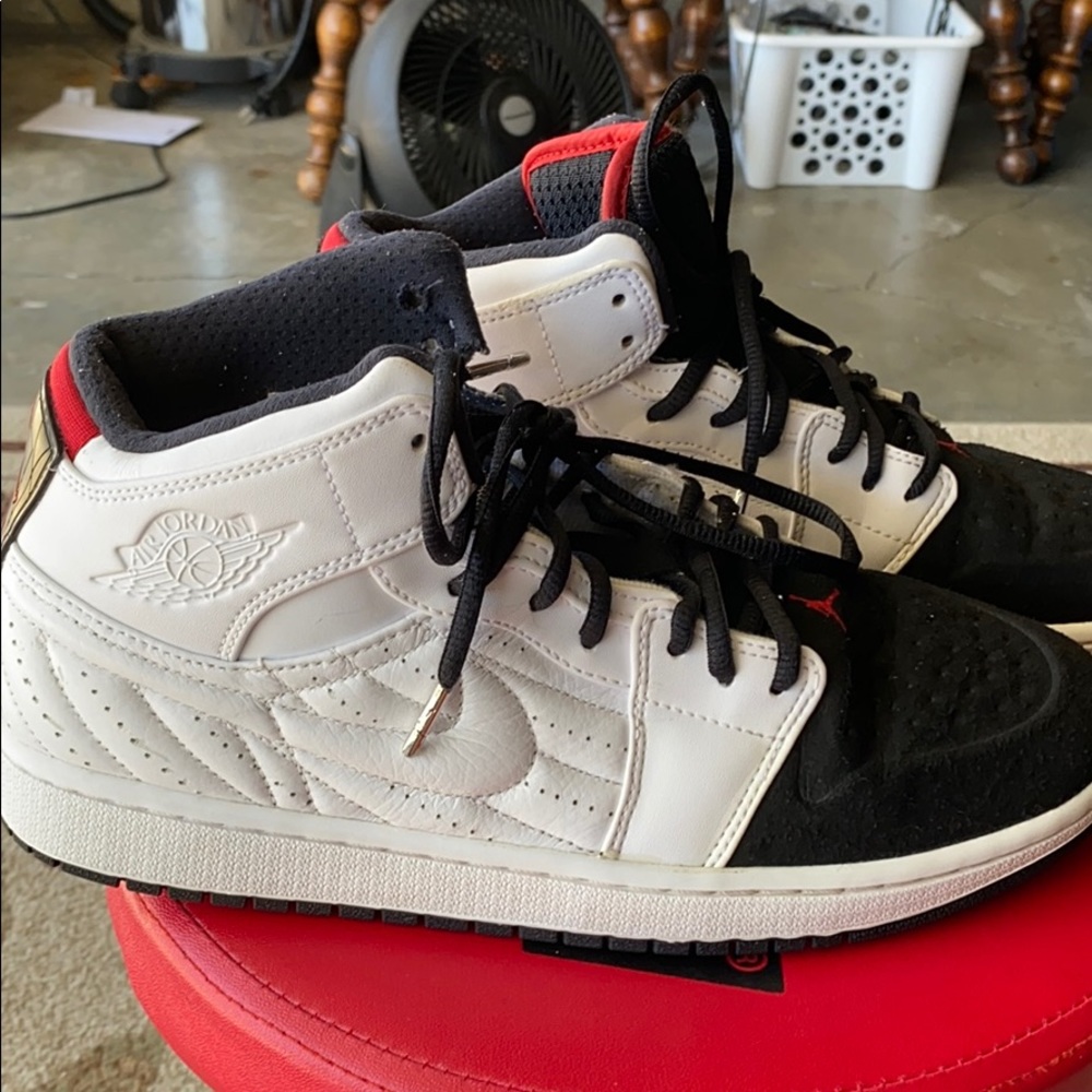 Jordan 1 Retro 99 Black Toe Sneaker. Size 10.